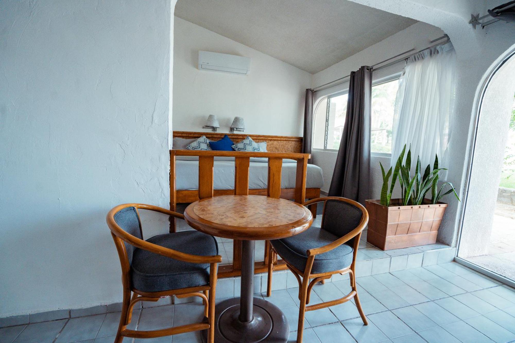 Buena Vista Oceanfront & Hot Springs Resort Buenavista  المظهر الخارجي الصورة